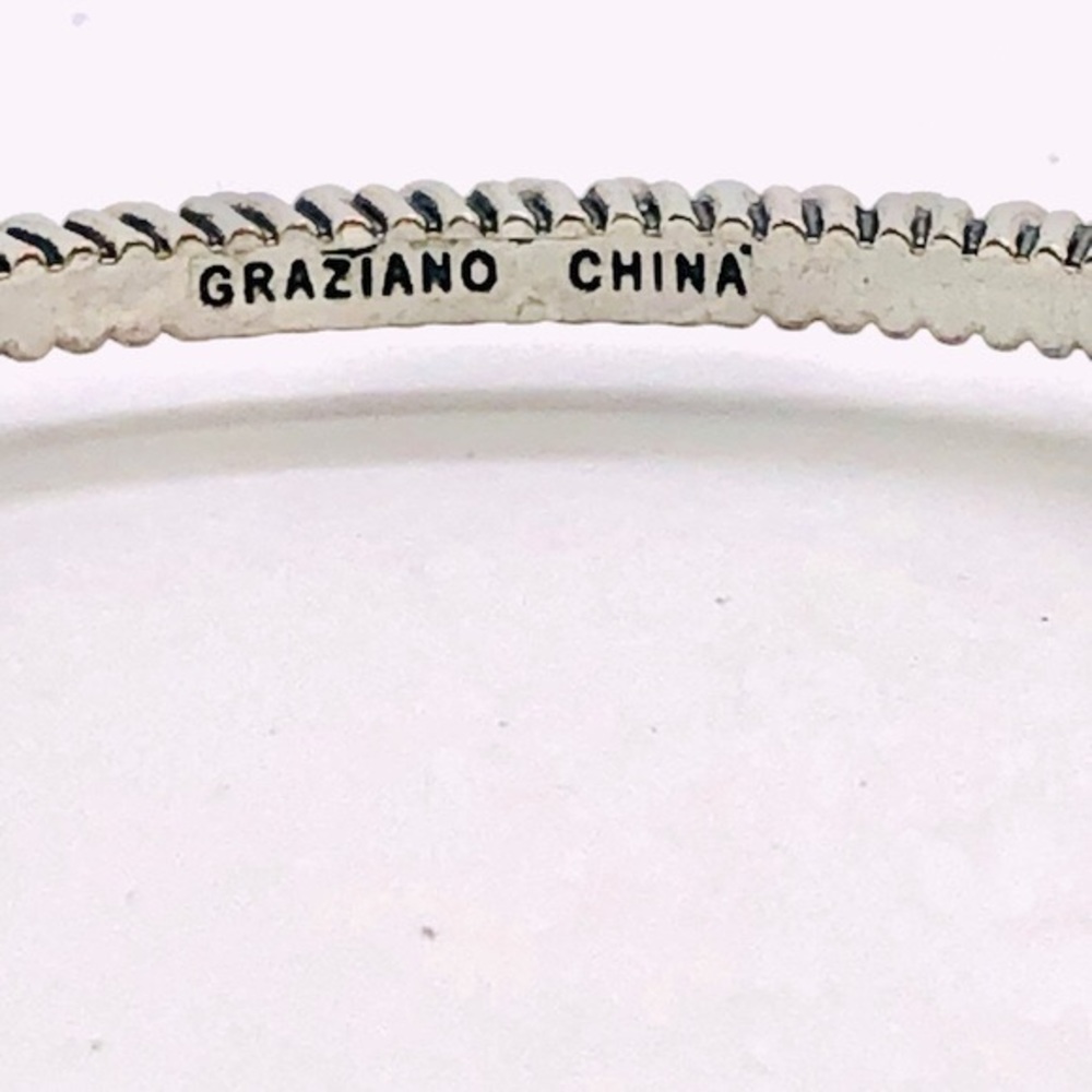 Vintage Simple Bangle & Statement Earrings - image 3